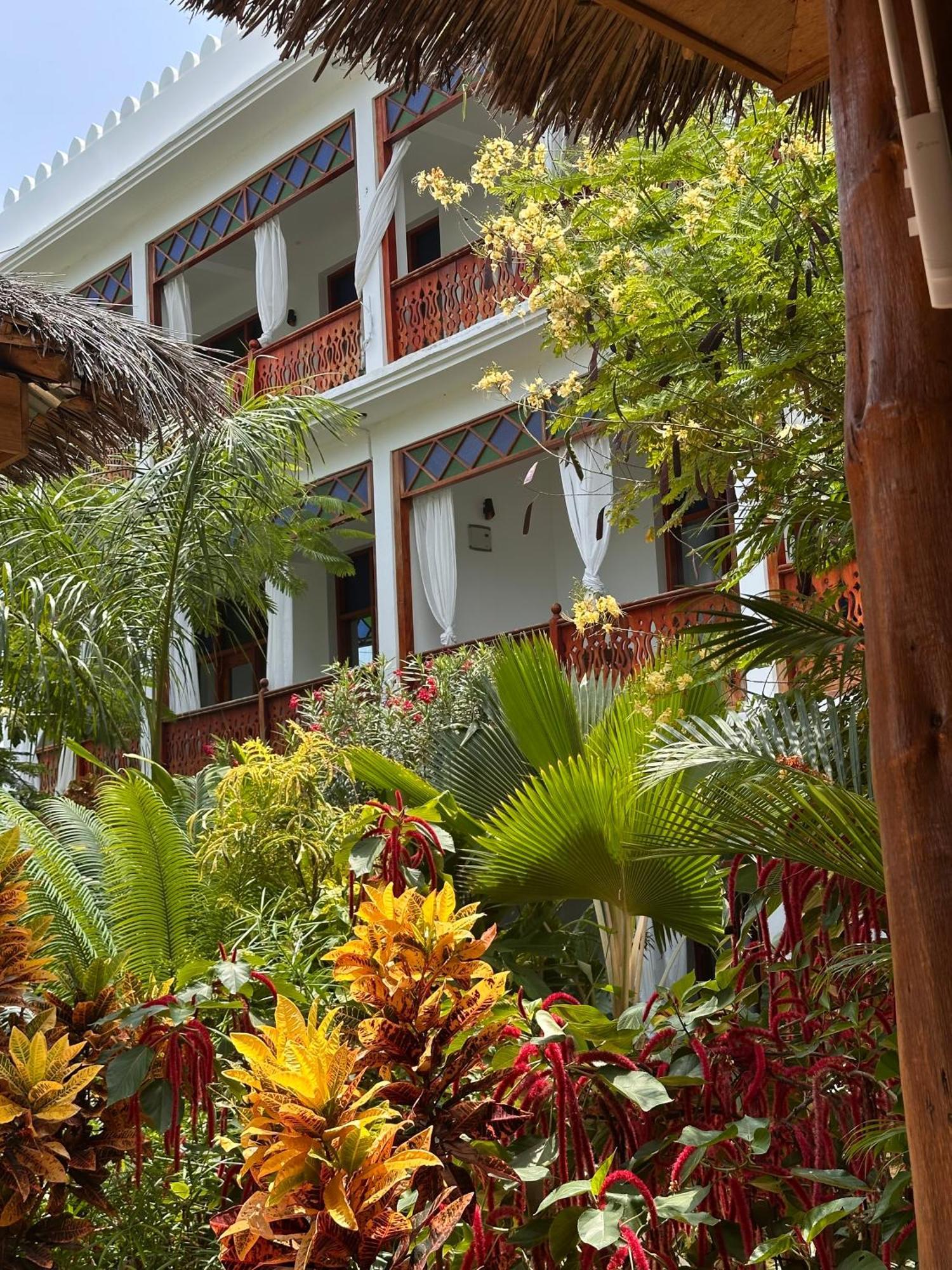 جامبياني Tasneem Islamic Luxury Suites المظهر الخارجي الصورة